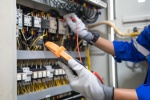 Comment choisir un électricien qualifié pour vos travaux urgents ?