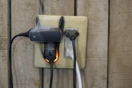 Reconna&icirc;tre les situations n&eacute;cessitant un d&eacute;pannage &eacute;lectrique urgent